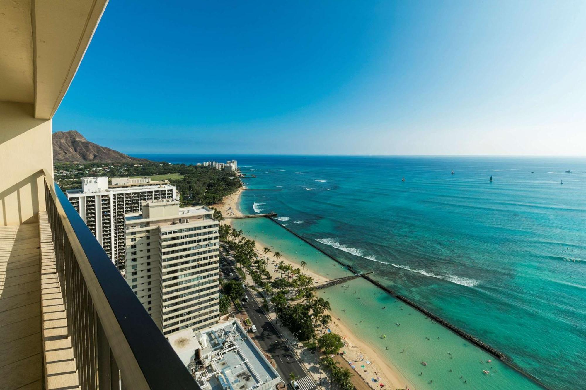 Aston Waikiki Beach Tower Honolulu Exterior photo
